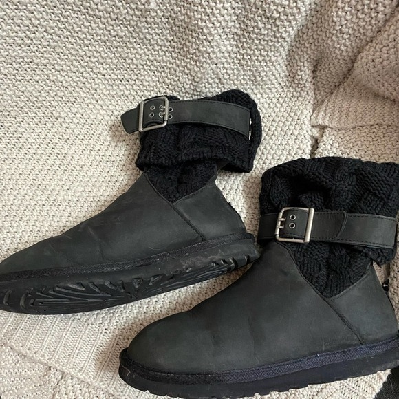 Black Cassidee Knit and Leather Uggs, Size 6 - Picture 3 of 5
